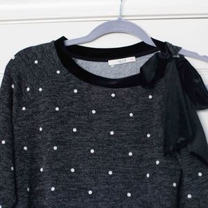 Le Lis Theodore Velvet Ribbon Single Cold Shoulder